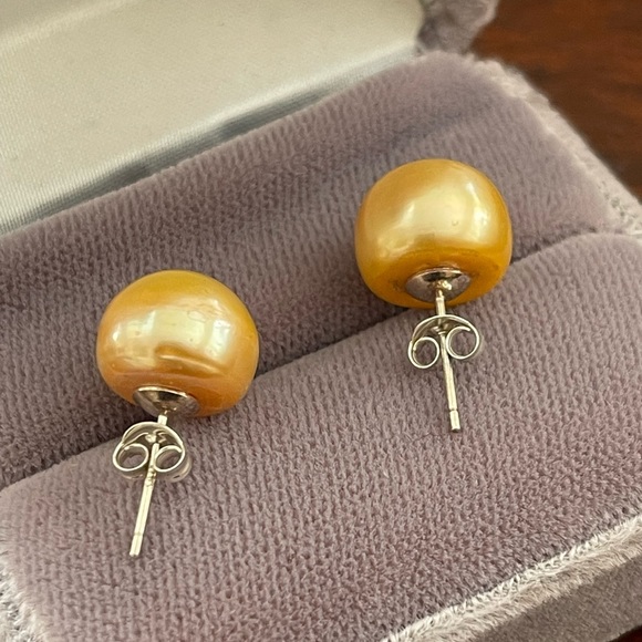 High quality large gold cream sterling silver stud earrings - Picture 5 of 8